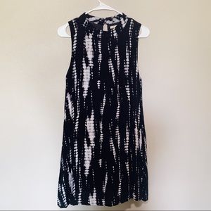 Black & White Sleeveless Dress Large